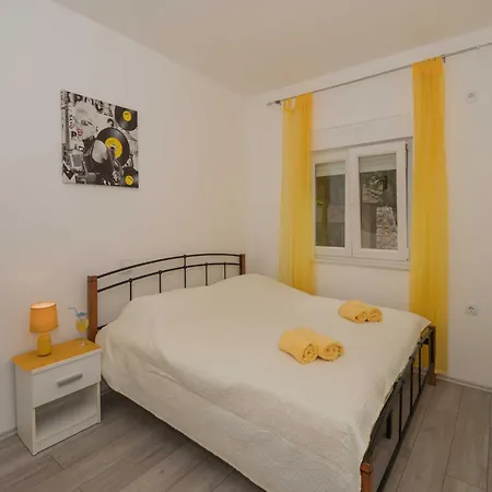 Lavanda - Four Bedroom With Hot Tub And Terrace *