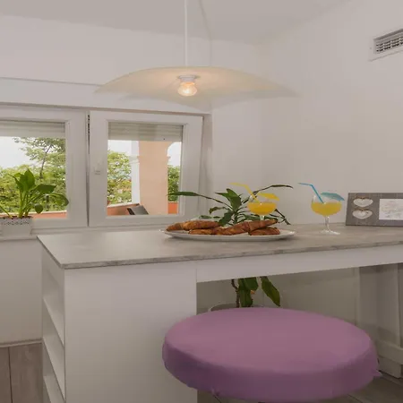 Lavanda - Four Bedroom With Hot Tub And Terrace *