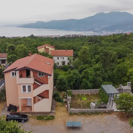 Lavanda - Four Bedroom With Hot Tub And Terrace Opatija