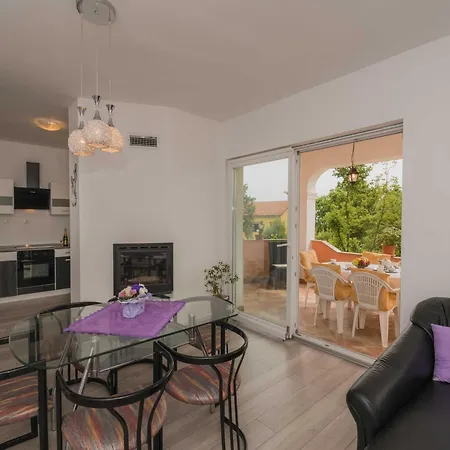 Lavanda - Four Bedroom With Hot Tub And Terrace Apartment *