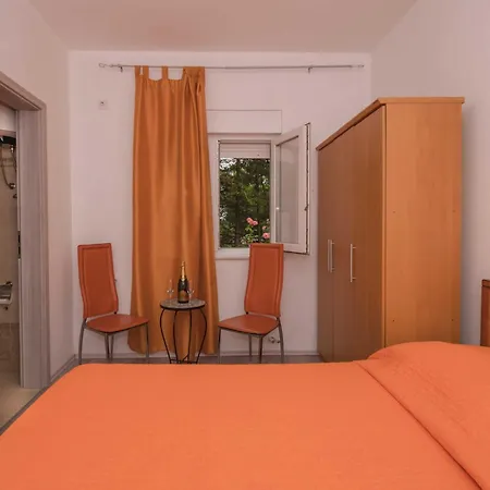 Lavanda - Four Bedroom With Hot Tub And Terrace *
