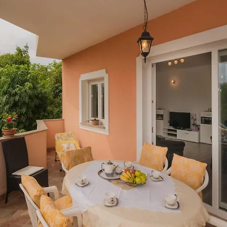 Lavanda - Four Bedroom With Hot Tub And Terrace Opatija